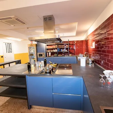 Marathon Hostal